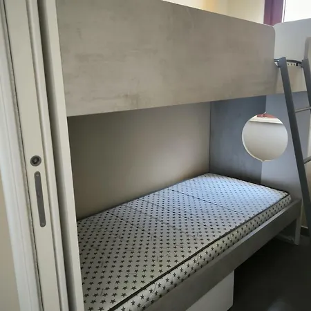 House Apartment *